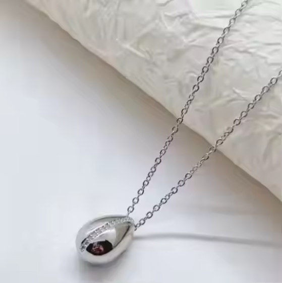 Butterfly Zircon Pendant Set